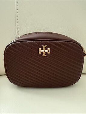 Tory Burch Quilted Crossbody in Maple color leather  with Gold Logo